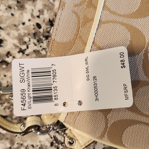 New With Tags Coach Light Khaki/ White Wristlet - Picture 6 of 6